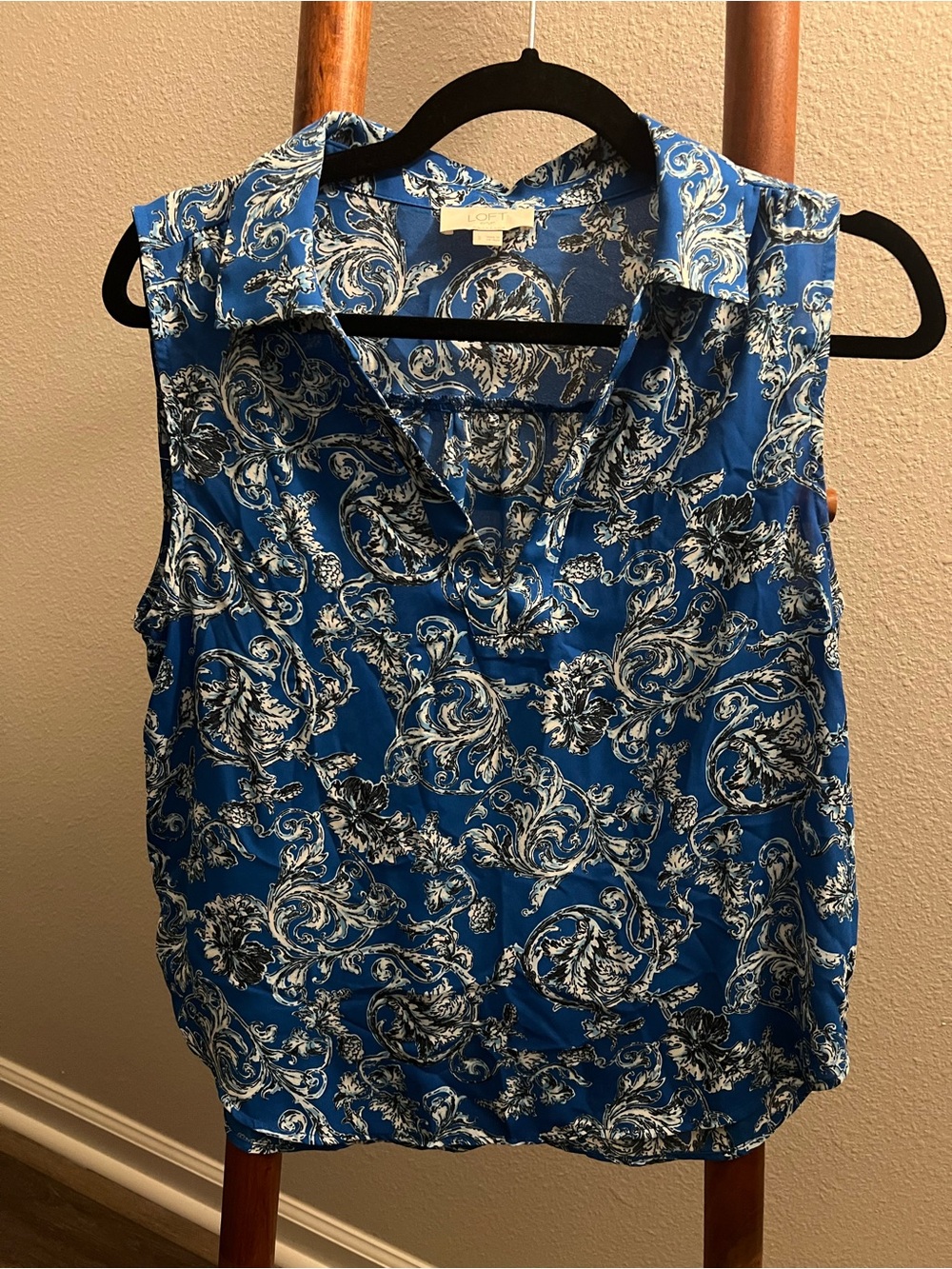 LOFT Blue Paisley Collared Sleeveless Top
